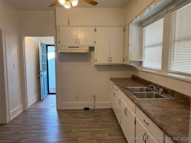 801 B Street NW, Ardmore, OK 73401