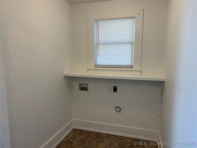 801 B Street NW, Ardmore, OK 73401