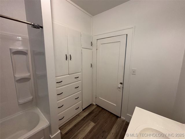 801 B Street NW, Ardmore, OK 73401