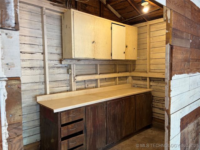 801 B Street NW, Ardmore, OK 73401