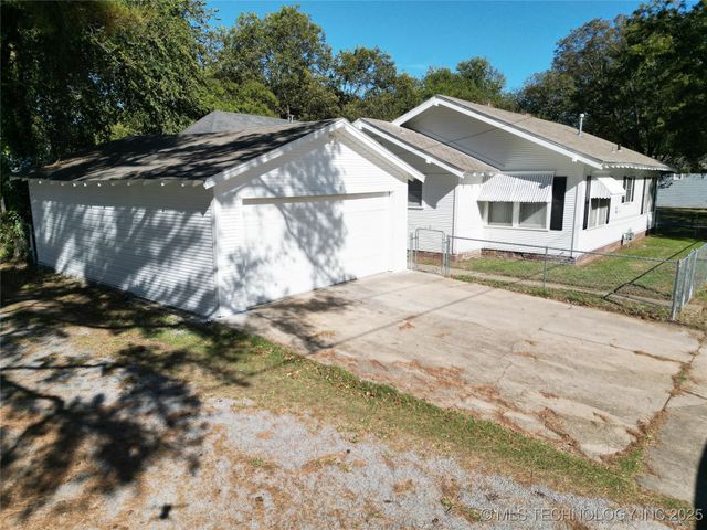 801 B Street NW, Ardmore, OK 73401