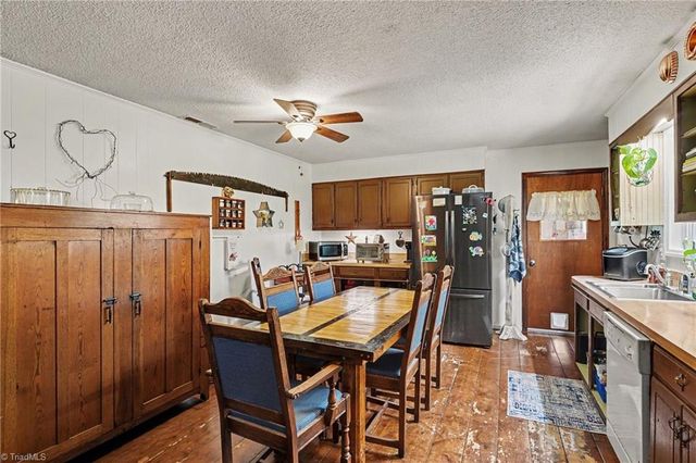 202 Arrowood Lane, Jamestown, NC 27282