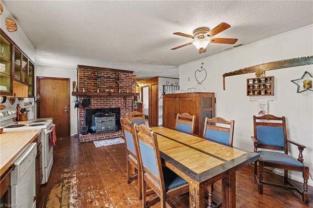 202 Arrowood Lane, Jamestown, NC 27282
