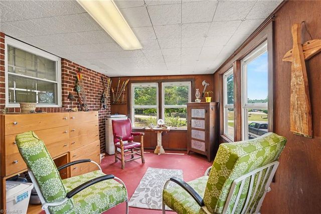 202 Arrowood Lane, Jamestown, NC 27282