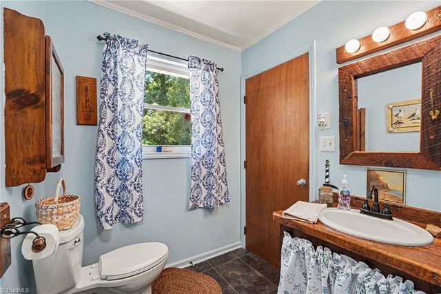 202 Arrowood Lane, Jamestown, NC 27282