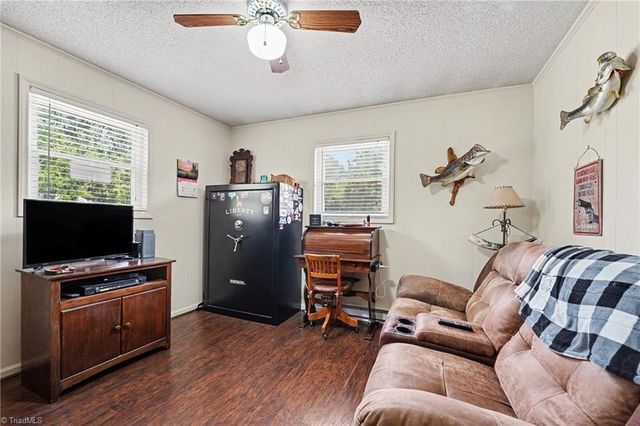 202 Arrowood Lane, Jamestown, NC 27282
