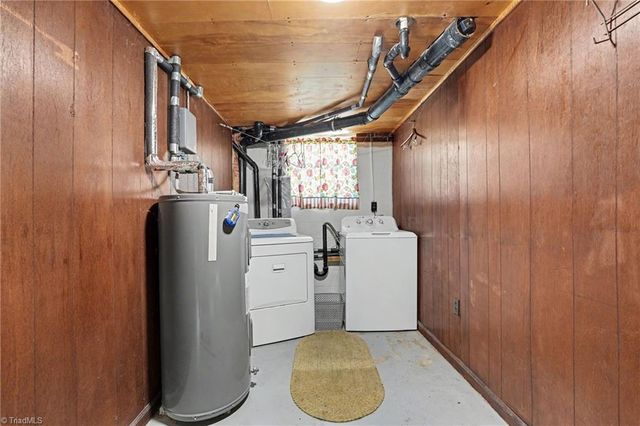 202 Arrowood Lane, Jamestown, NC 27282