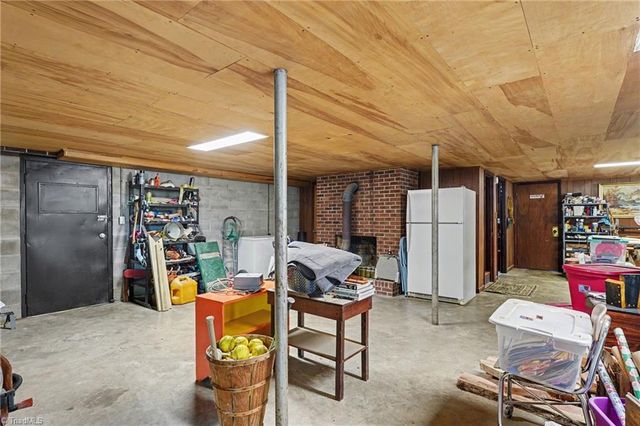 202 Arrowood Lane, Jamestown, NC 27282