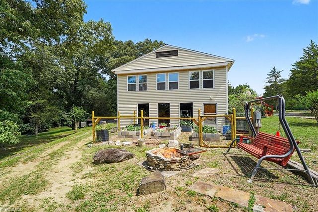 202 Arrowood Lane, Jamestown, NC 27282