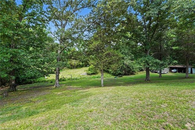 202 Arrowood Lane, Jamestown, NC 27282