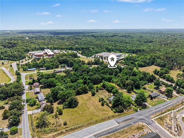 202 Arrowood Lane, Jamestown, NC 27282