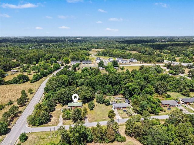202 Arrowood Lane, Jamestown, NC 27282
