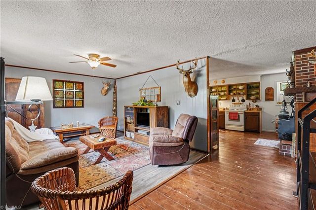 202 Arrowood Lane, Jamestown, NC 27282