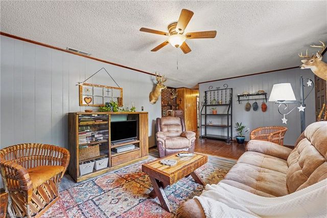 202 Arrowood Lane, Jamestown, NC 27282