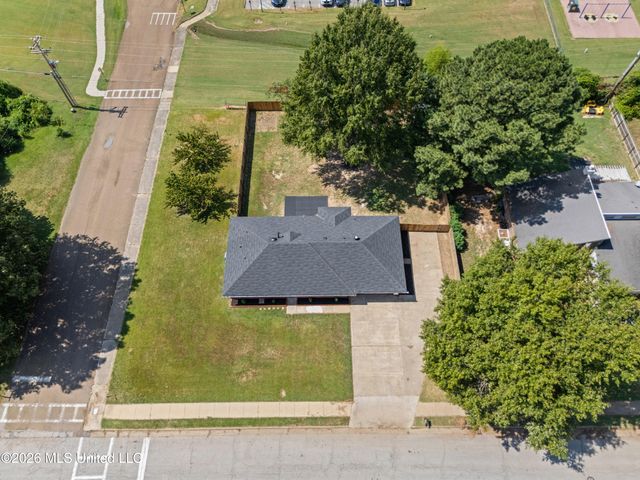 6405 Chickasaw Drive, Olive Branch, MS 38654