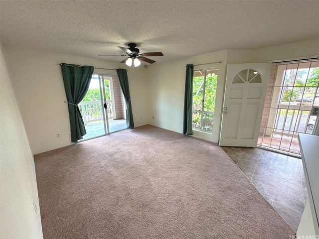 94-533 Lumiaina Street B203, Waipahu, HI 96797
