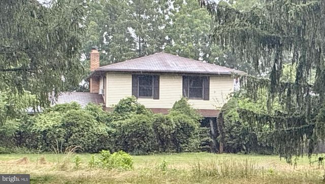 143 BACK BROOK RD, Ringoes, NJ 08551