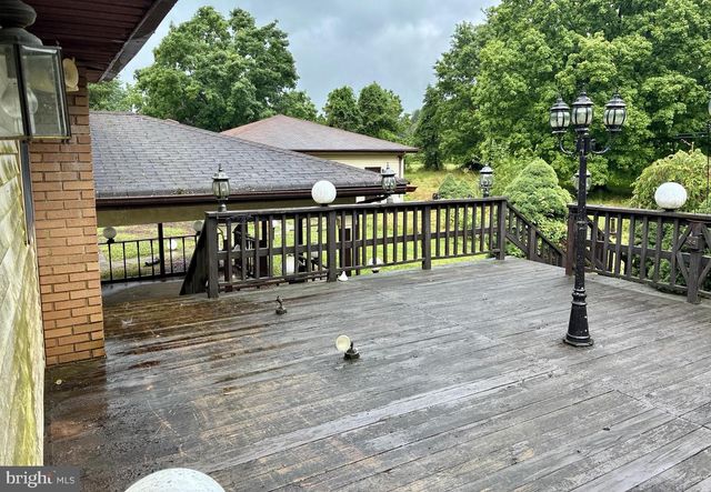 143 BACK BROOK RD, Ringoes, NJ 08551