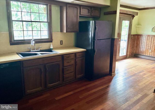 143 BACK BROOK RD, Ringoes, NJ 08551