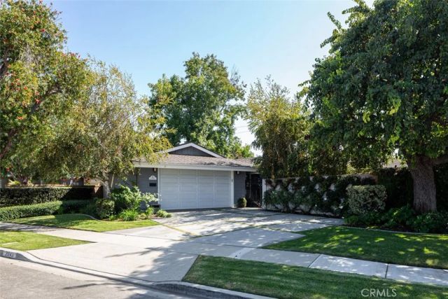 2043 N Capella Court, Costa Mesa, CA 92626