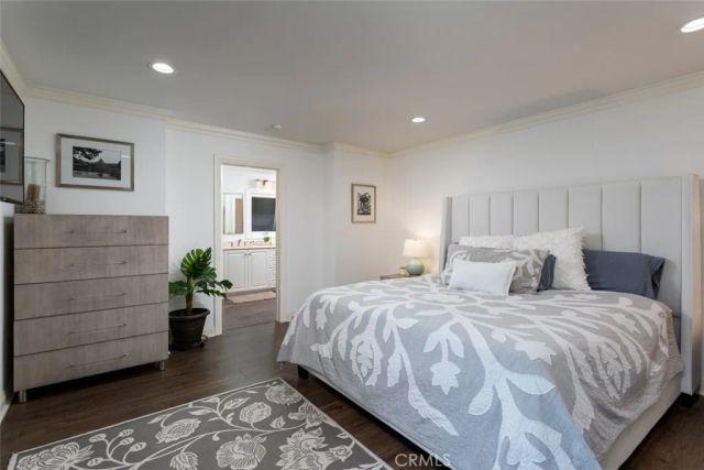 2043 N Capella Court, Costa Mesa, CA 92626