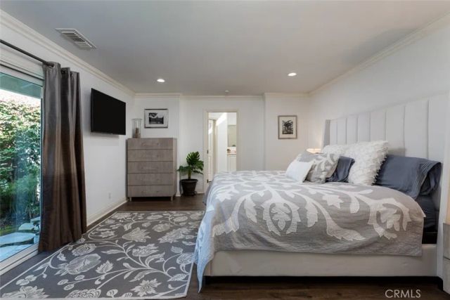 2043 N Capella Court, Costa Mesa, CA 92626
