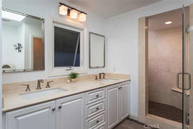 2043 N Capella Court, Costa Mesa, CA 92626