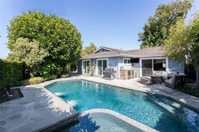 2043 N Capella Court, Costa Mesa, CA 92626