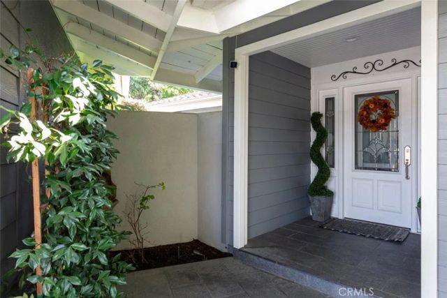 2043 N Capella Court, Costa Mesa, CA 92626