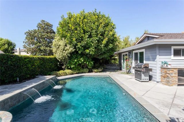 2043 N Capella Court, Costa Mesa, CA 92626