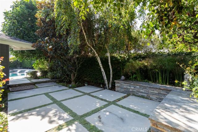 2043 N Capella Court, Costa Mesa, CA 92626
