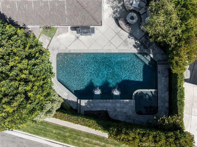 2043 N Capella Court, Costa Mesa, CA 92626