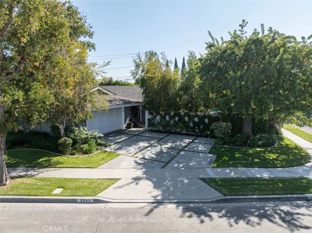 2043 N Capella Court, Costa Mesa, CA 92626