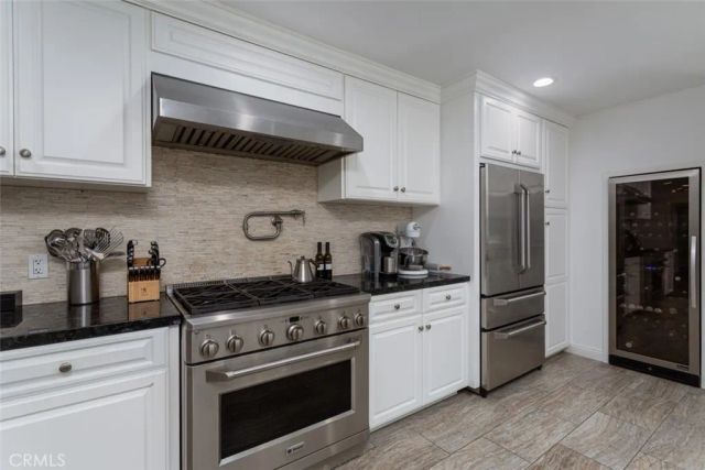 2043 N Capella Court, Costa Mesa, CA 92626