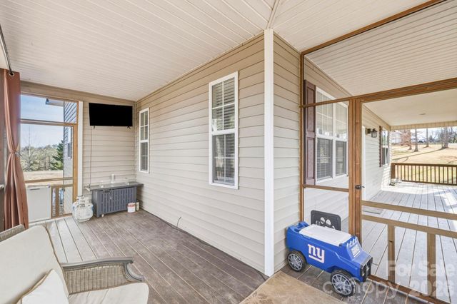 4 Carter Hill Drive, Leicester, NC 28748