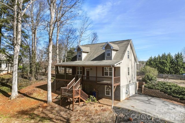 4 Carter Hill Drive, Leicester, NC 28748