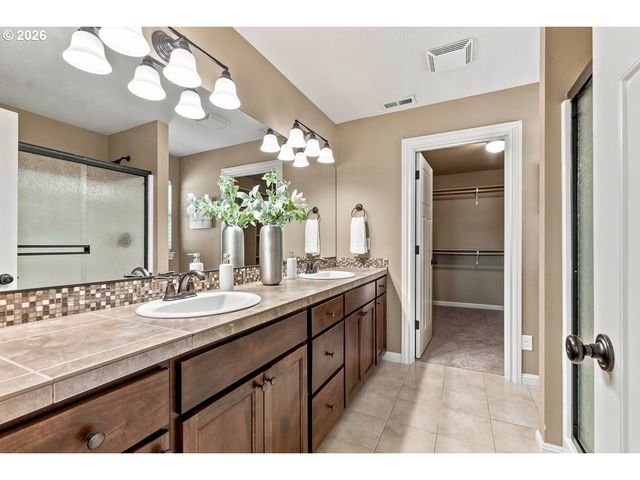 16846 Sw KAVITT Ln, Beaverton, OR 97078