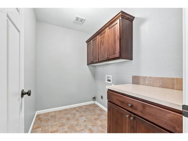16846 Sw KAVITT Ln, Beaverton, OR 97078
