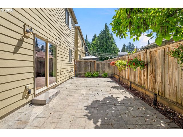 16846 Sw KAVITT Ln, Beaverton, OR 97078