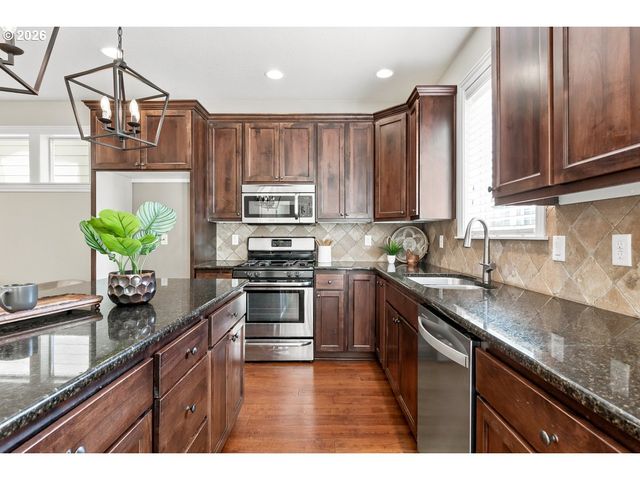 16846 Sw KAVITT Ln, Beaverton, OR 97078