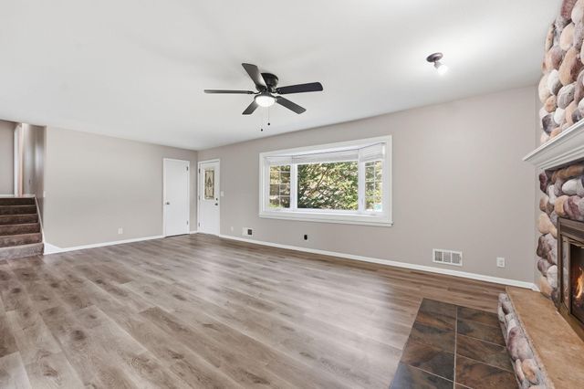 6407 Orchard Avenue N, Brooklyn Park, MN 55429