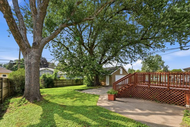 6407 Orchard Avenue N, Brooklyn Park, MN 55429