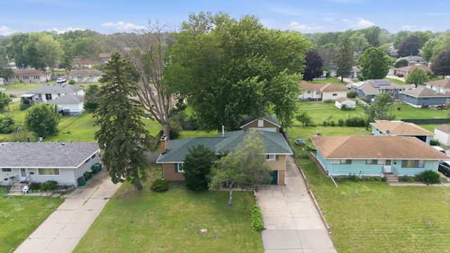 6407 Orchard Avenue N, Brooklyn Park, MN 55429