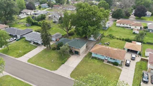 6407 Orchard Avenue N, Brooklyn Park, MN 55429
