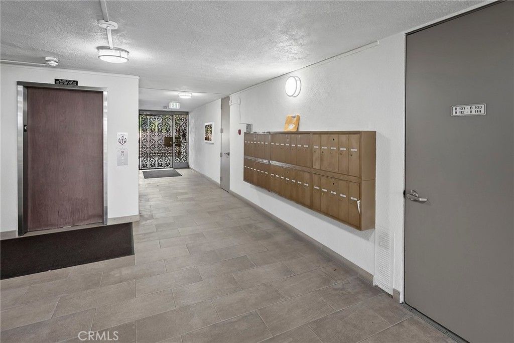 property-img