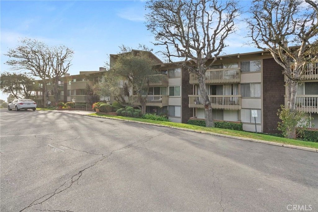 property-img