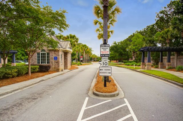 2772 Oak Manor Drive, Mount Pleasant, SC 29466
