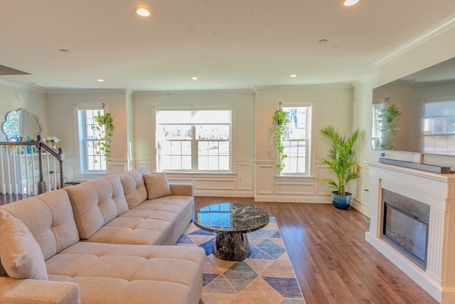 2 Mitchell Ln B, Weymouth, MA 02190