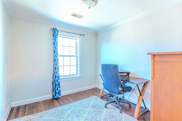 2 Mitchell Ln B, Weymouth, MA 02190