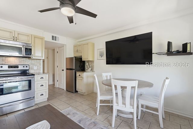 23 S Forest Beach Dr Apt 385, Hilton Head Island, SC 29928
